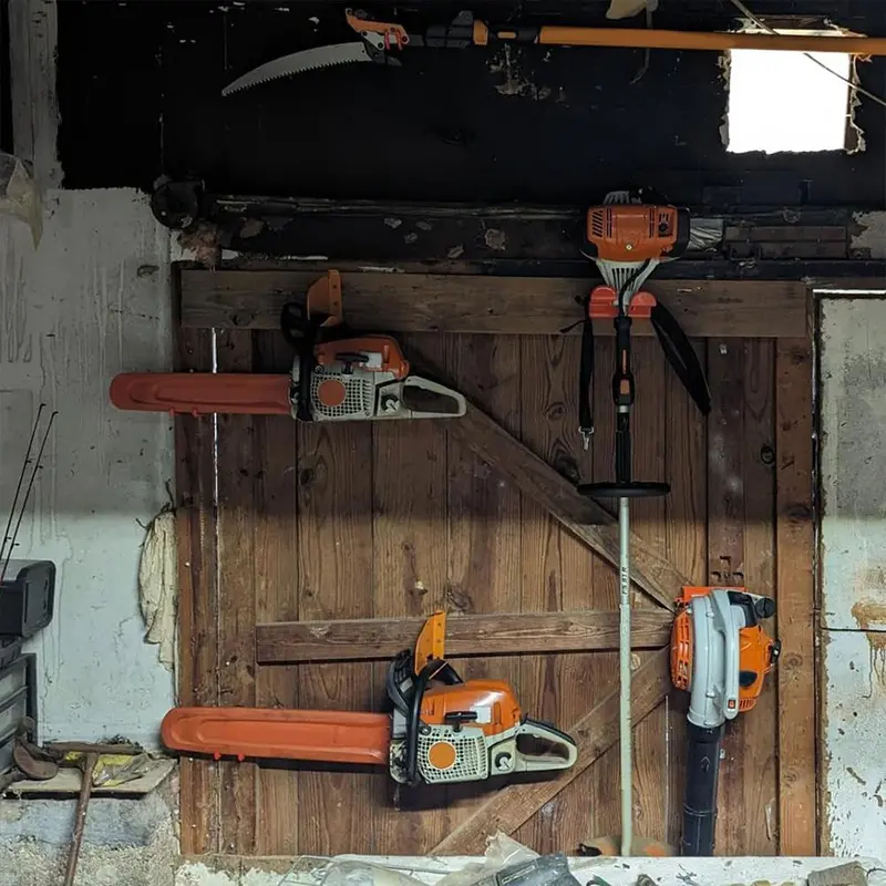 🛠️ Garden Tool Rack & Chainsaw Holder — One Wall, Zero Clutter