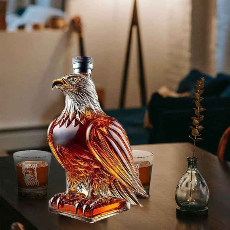 🦅Eagle Whiskey Bottle – A Masterpiece of Craftsmanship and Strength, Capturing the Spirit of Freedom in Every Detail改写一下这个标题