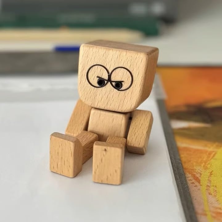 🔥Last Day 50% OFF - Shaking Feet Wooden Doll - Sways with 12 Pcs Magnetic Expressions