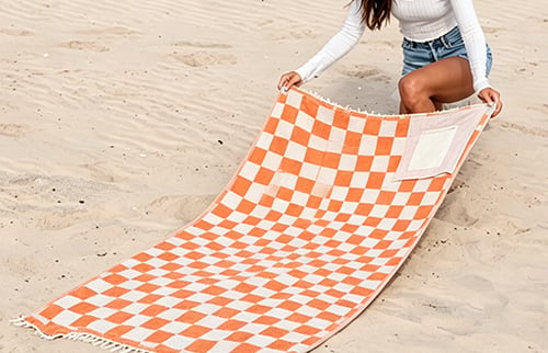 🏖️2-in-1 Convertible Beach Towel Bag